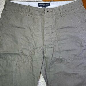 Banana Republic Men's Taupe Chinos Size 31/32